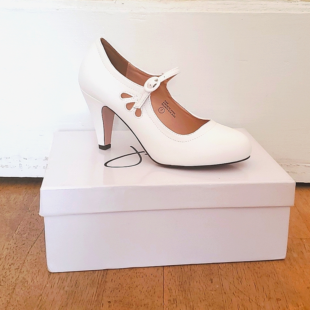 Pixie kitten heel